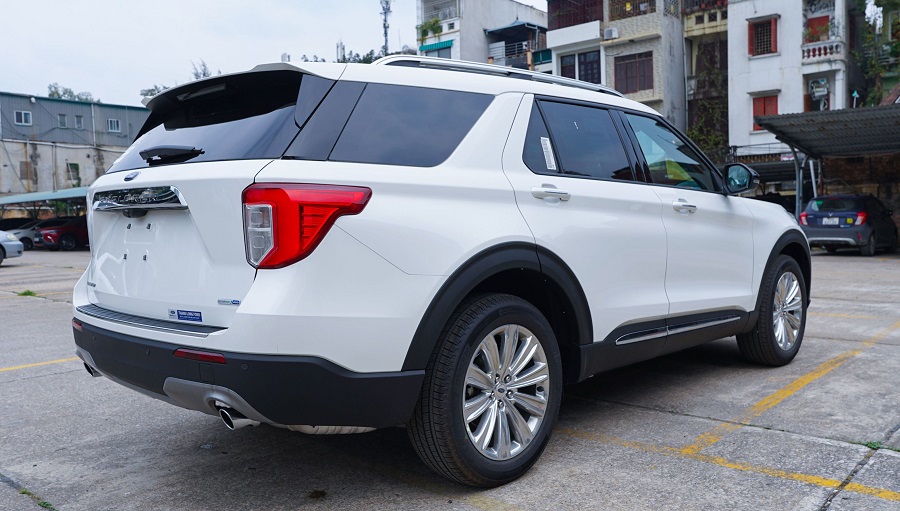 ford-explorer-limited-moi-mau-trang-7