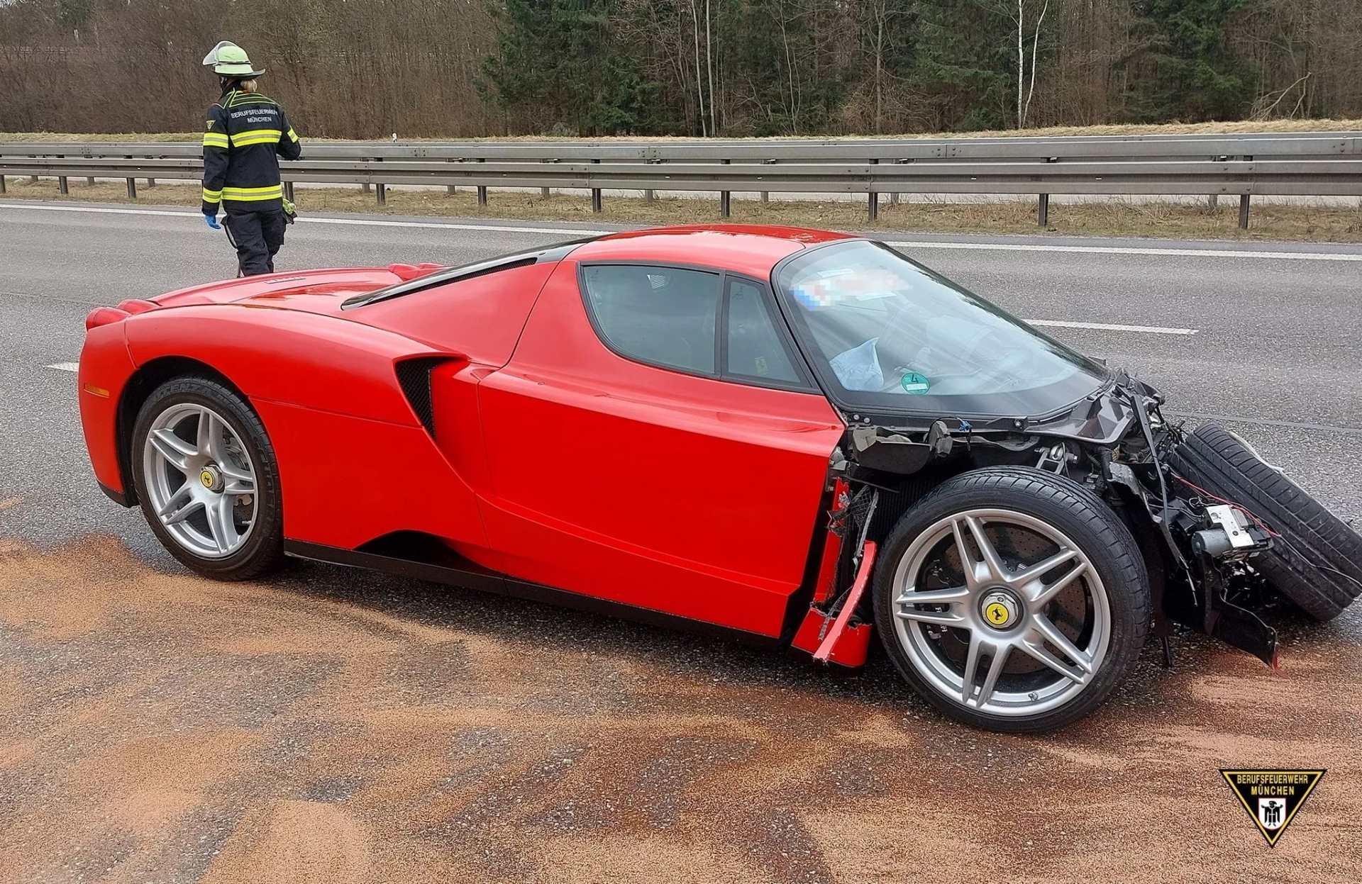 Ferrari-Enzo-Crash-1_result