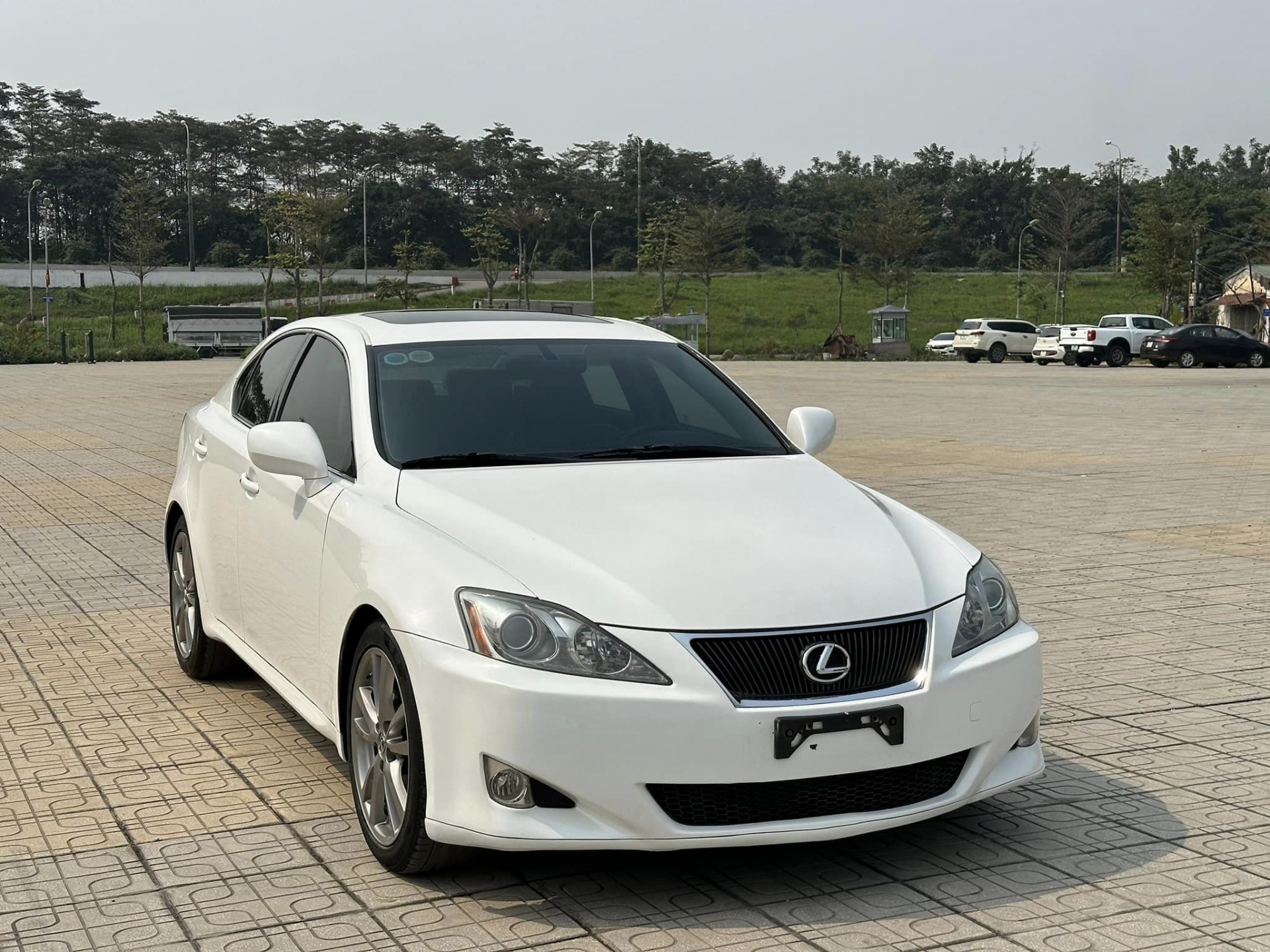 Xe sang Lexus IS 250 2008 được chào bán với giá chỉ bằng Hyundai i10 ‘đập hộp’ 420534