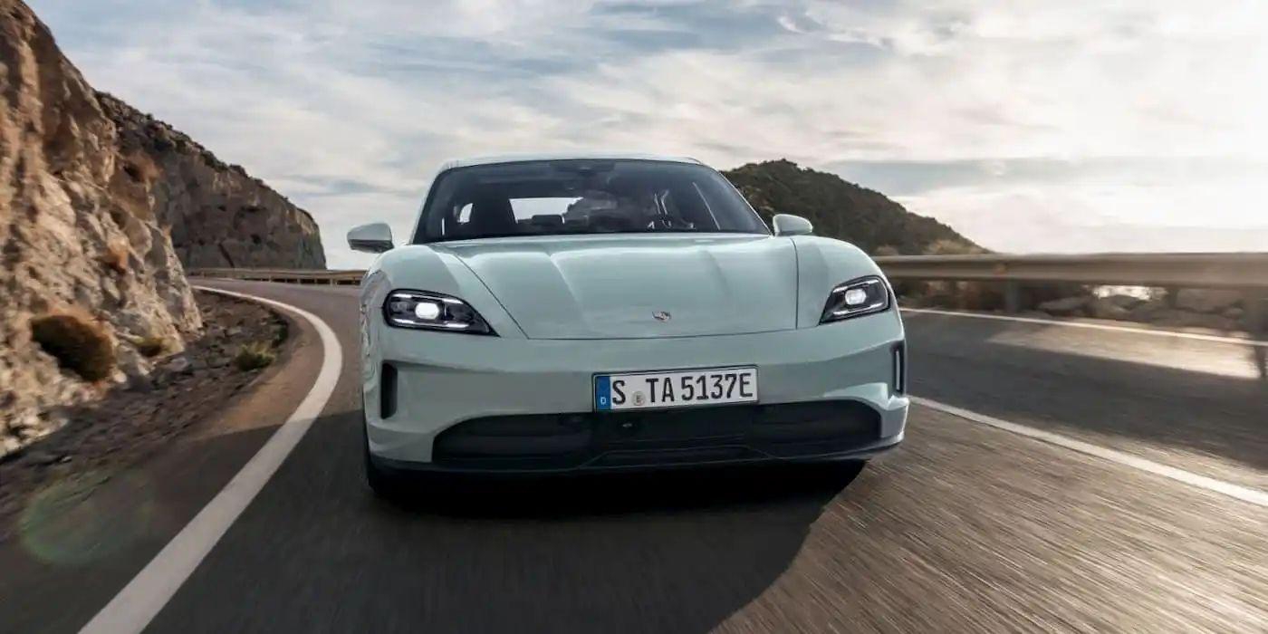 Chưa giao xe, siêu SUV điện Porsche Macan đã nhận lượng đơn hàng khó tin 421669