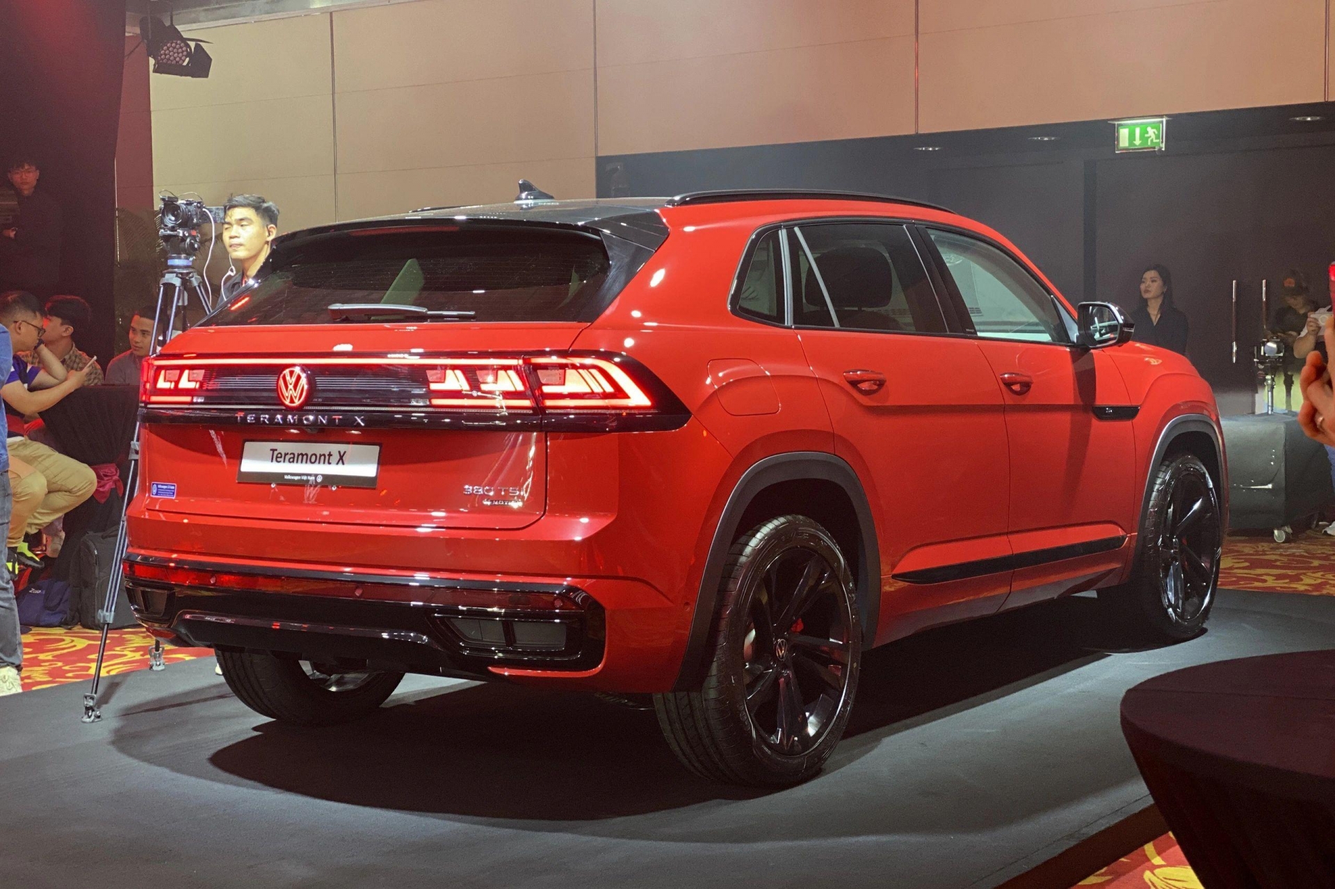 Volkswagen Teramont X chốt giá khởi điểm chưa đến 2 tỷ đồng tại Việt Nam, cạnh tranh Ford Explorer 421773