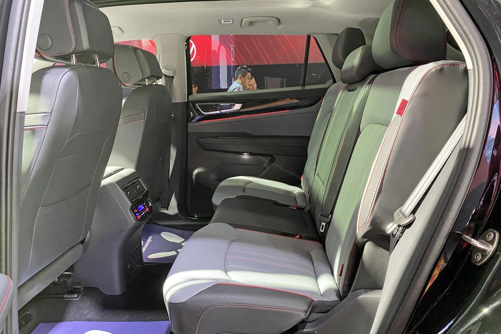 Volkswagen Teramont X chốt giá khởi điểm chưa đến 2 tỷ đồng tại Việt Nam, cạnh tranh Ford Explorer 421777