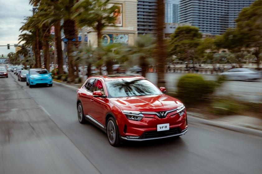 vinfast-dat-tong-doanh-thu-gan-12-ty-usd-trong-nam-2023-410067