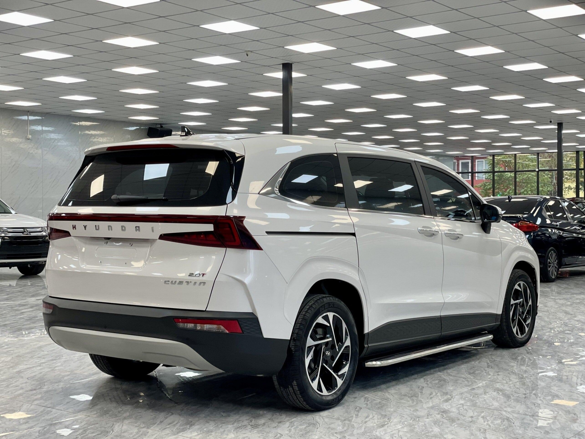 Tân binh Hyundai Custin mới lăn bánh vài tháng đã xuống giá khó tin 425645