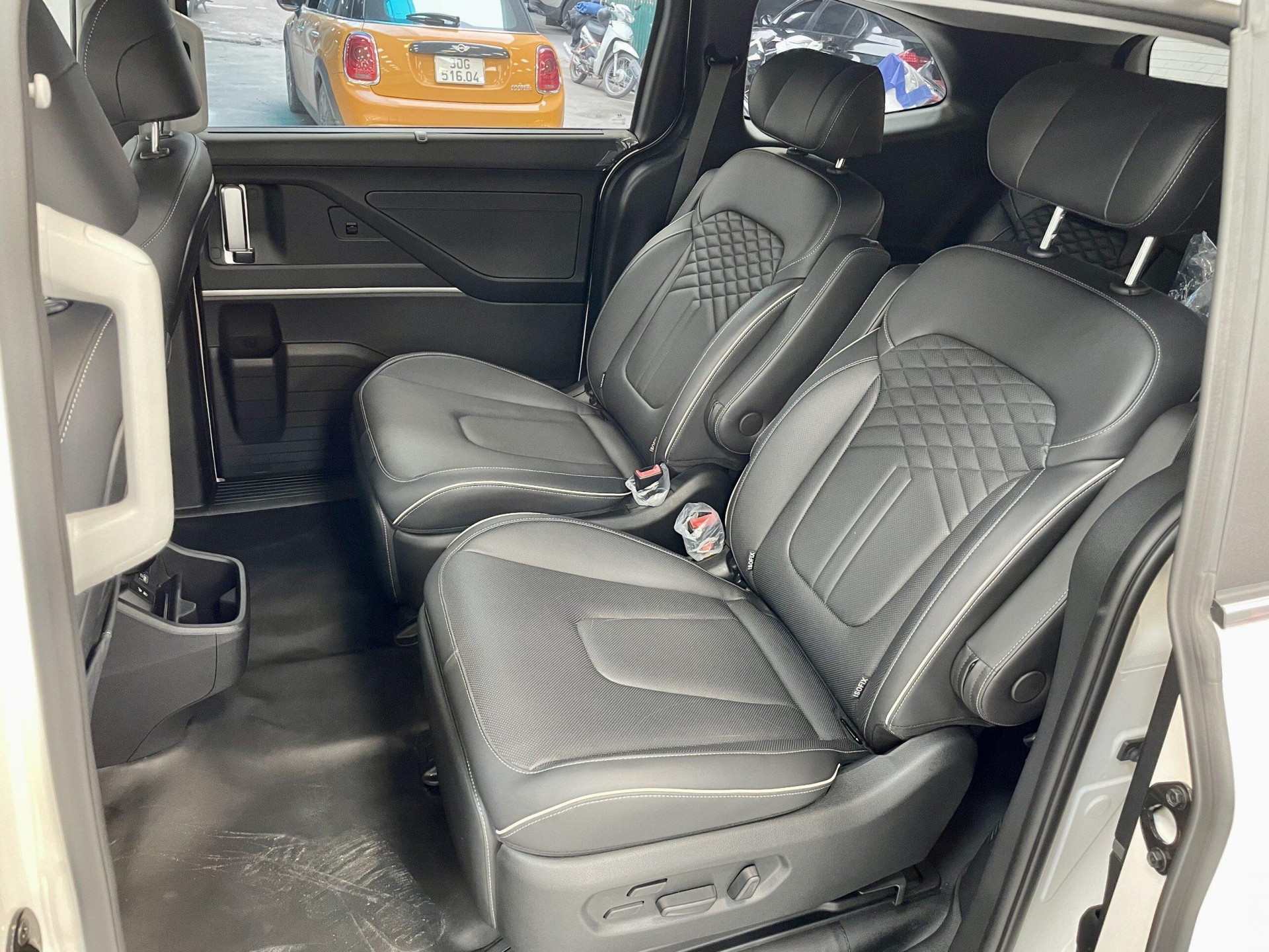 Tân binh Hyundai Custin mới lăn bánh vài tháng đã xuống giá khó tin 425648