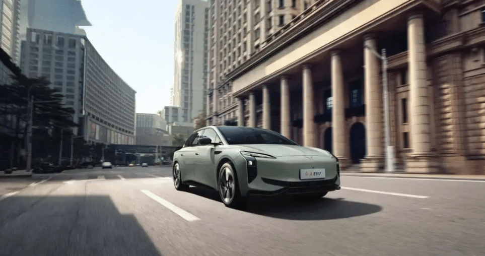 Hãng được mệnh danh ‘Rolls-Royce Trung Quốc’ ra mắt xe mới, giá quy đổi chưa tới 800 triệu đồng 427932