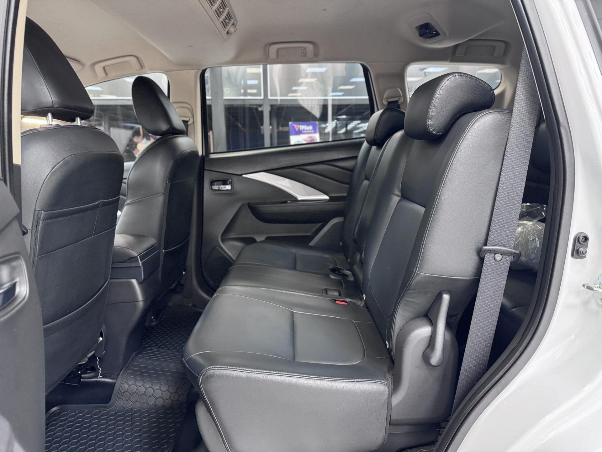 Vua doanh số Mitsubishi Xpander lăn bánh 3 năm rao bán giá bao nhiêu trên sàn xe cũ? 428576