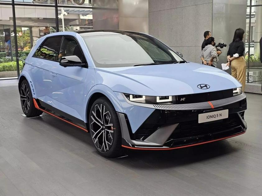 Xe điện Hyundai bị bán ‘bia kèm lạc’ với mức chênh lệch không tưởng 432853