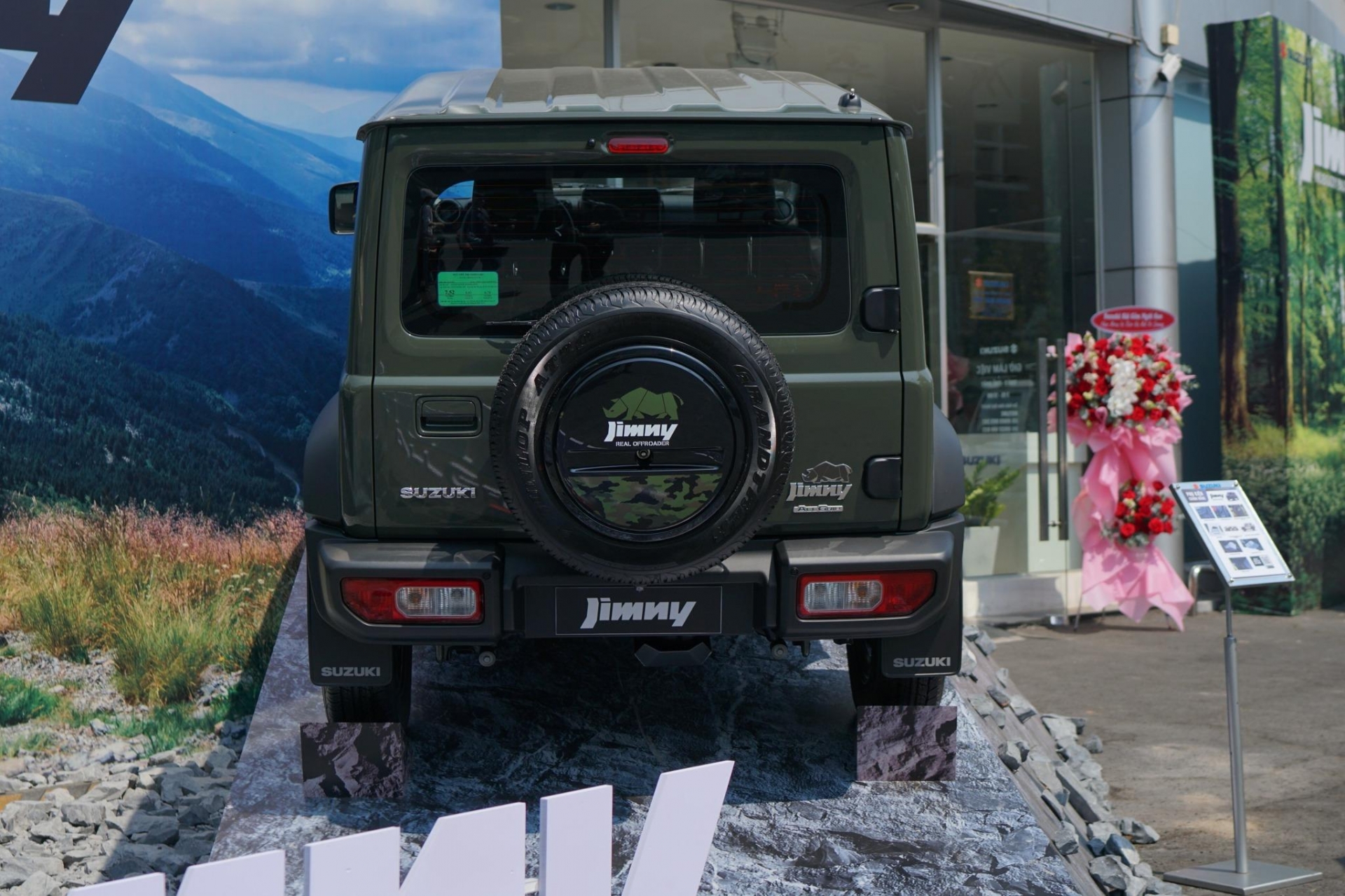 Mục sở thị ‘xe chơi’ Suzuki Jimny tại đại lý Việt Nam, giá chưa tới 800 triệu đồng 440440