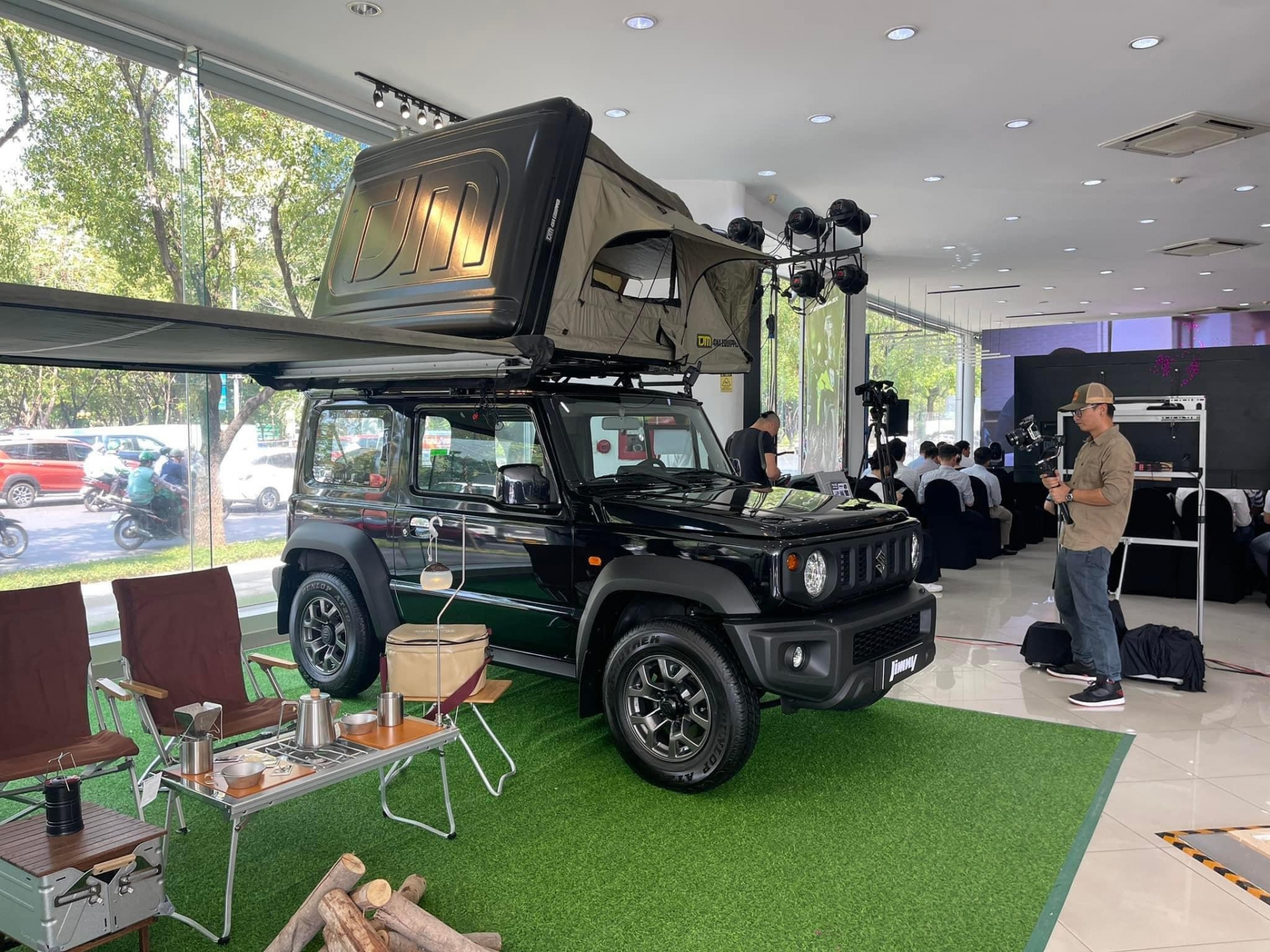 Mục sở thị ‘xe chơi’ Suzuki Jimny tại đại lý Việt Nam, giá chưa tới 800 triệu đồng 440444