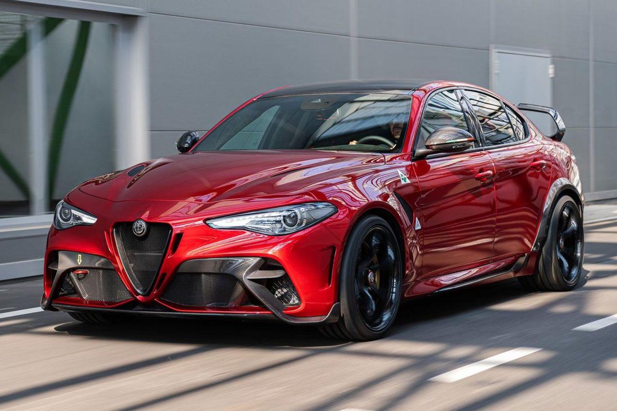 alfa-romeo-giulia-gta-2020_06-nestandard1