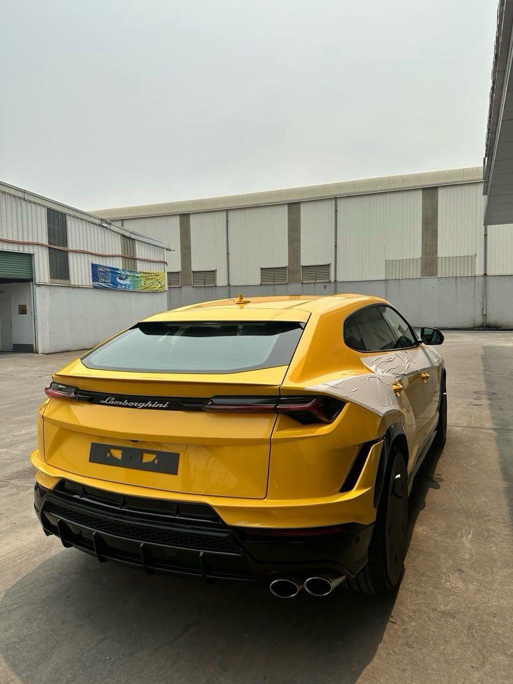 Huấn Hoa Hồng chính thức tậu siêu SUV Lamborghini Urus S giá tiền tỷ? 452013
