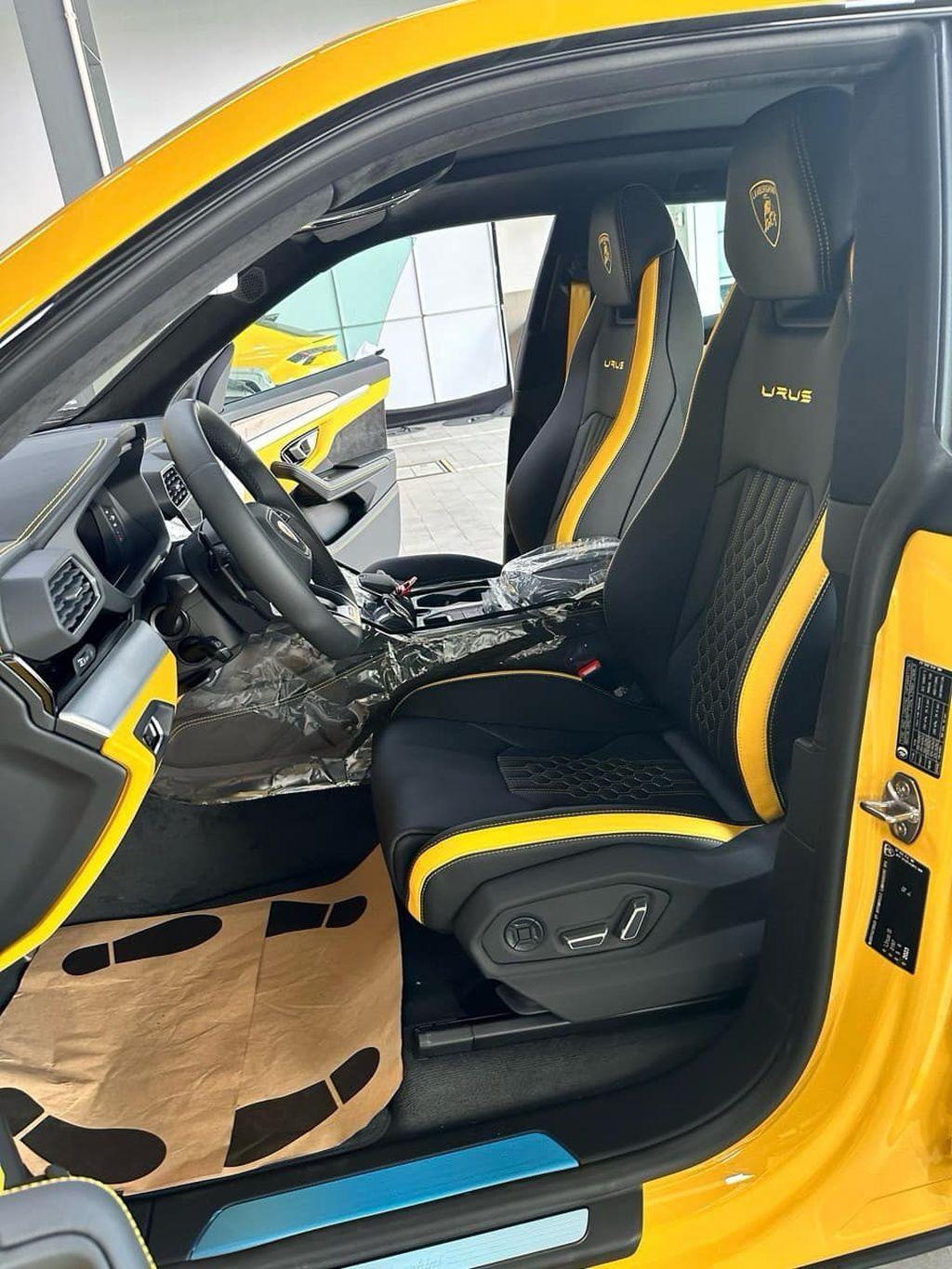 Huấn Hoa Hồng chính thức tậu siêu SUV Lamborghini Urus S giá tiền tỷ? 452018