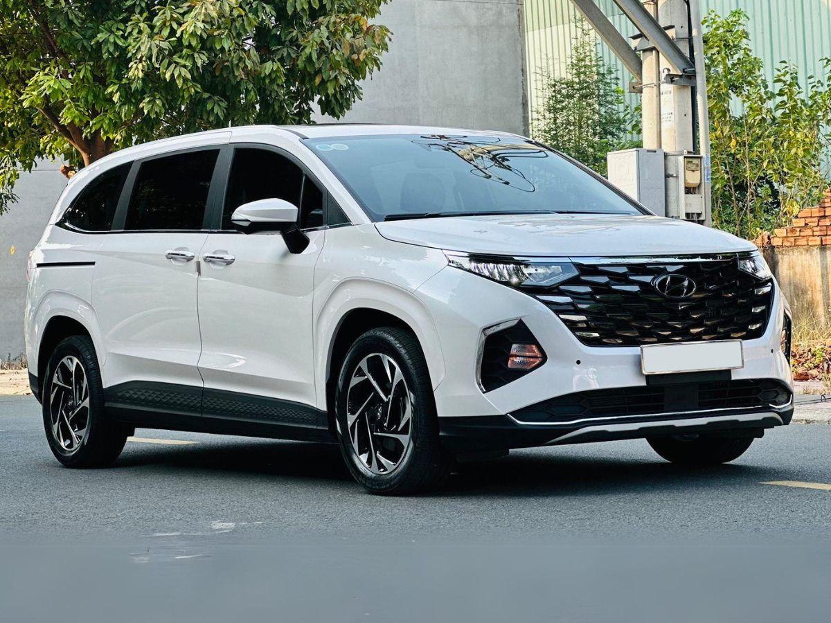 Mới lăn bánh chưa đầy 1 năm, Hyundai Custin 2024 lên sàn xe cũ với giá sốc 454782