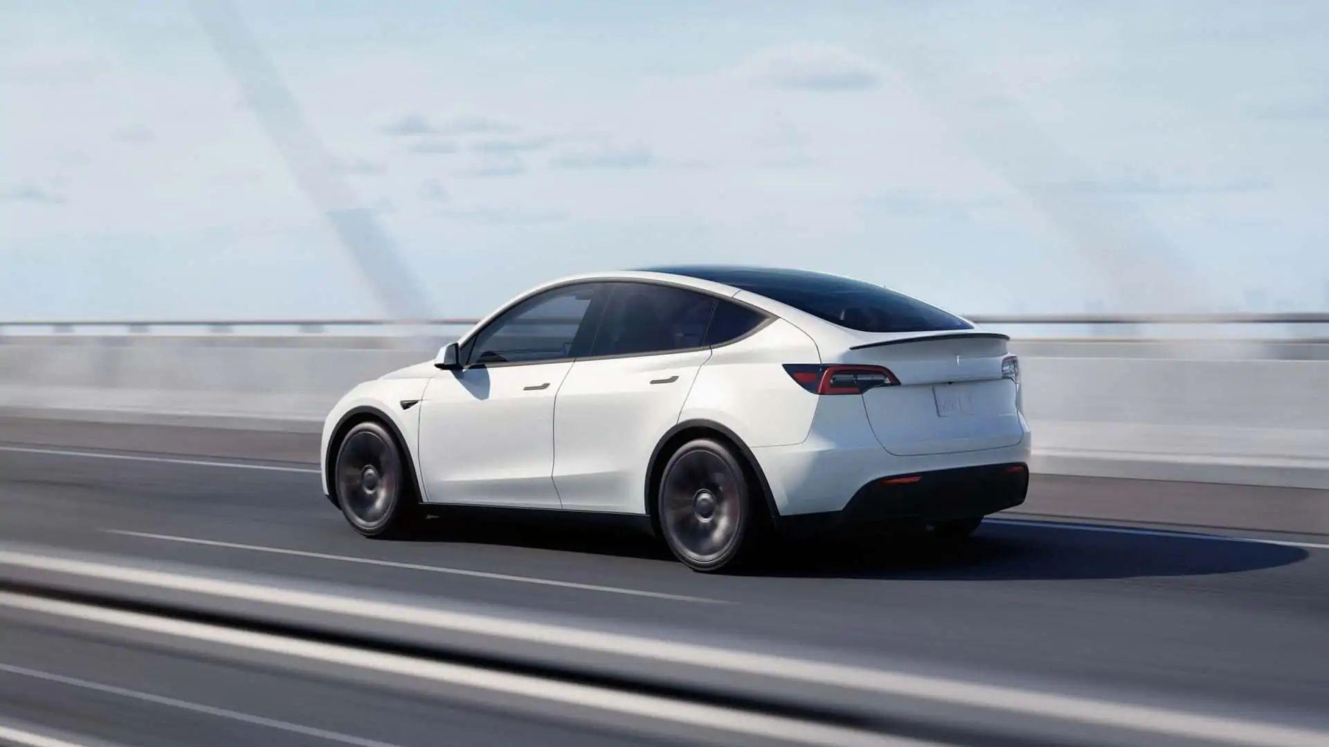 Tesla Model Y ra mắt bản mới chạy được hơn 500 km 1 lần sạc, cạnh tranh VinFast VF 8 tại Mỹ 457038