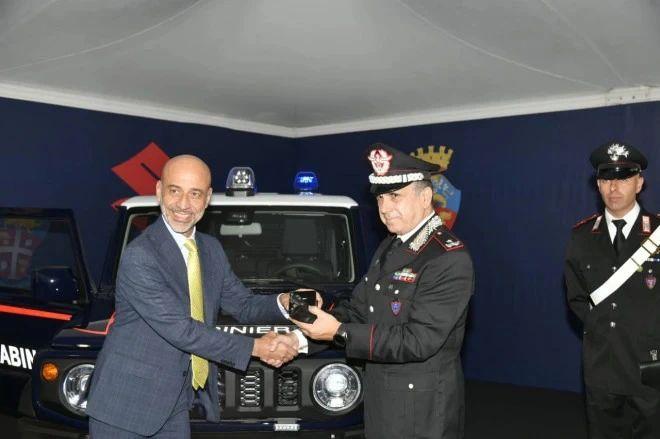 SUV off-road Suzuki Jimny gia nhập đội xe của lực lượng cảnh sát Ý 457065