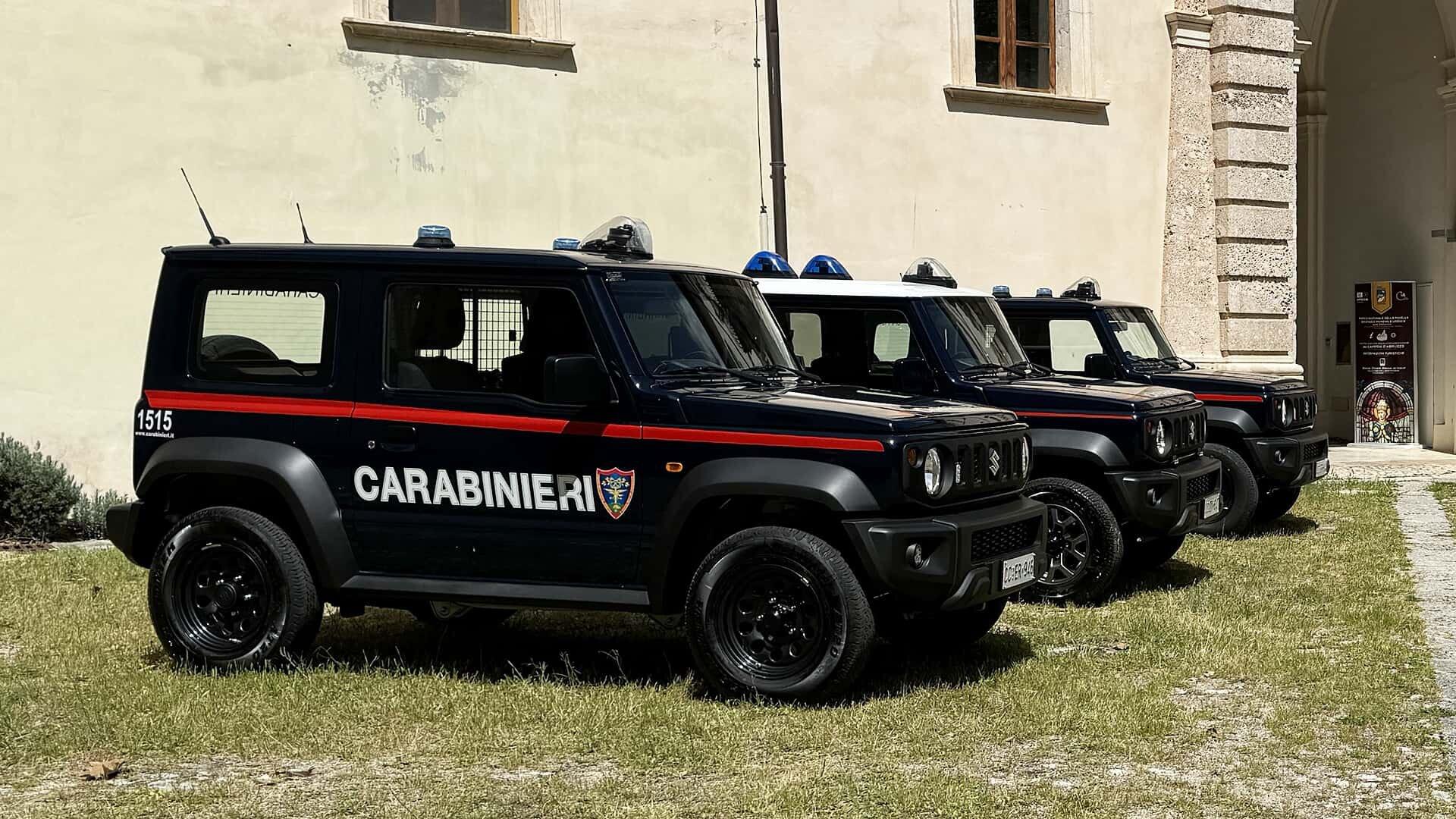 SUV off-road Suzuki Jimny gia nhập đội xe của lực lượng cảnh sát Ý 457066