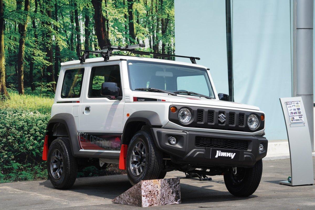 SUV off-road Suzuki Jimny gia nhập đội xe của lực lượng cảnh sát Ý 457071