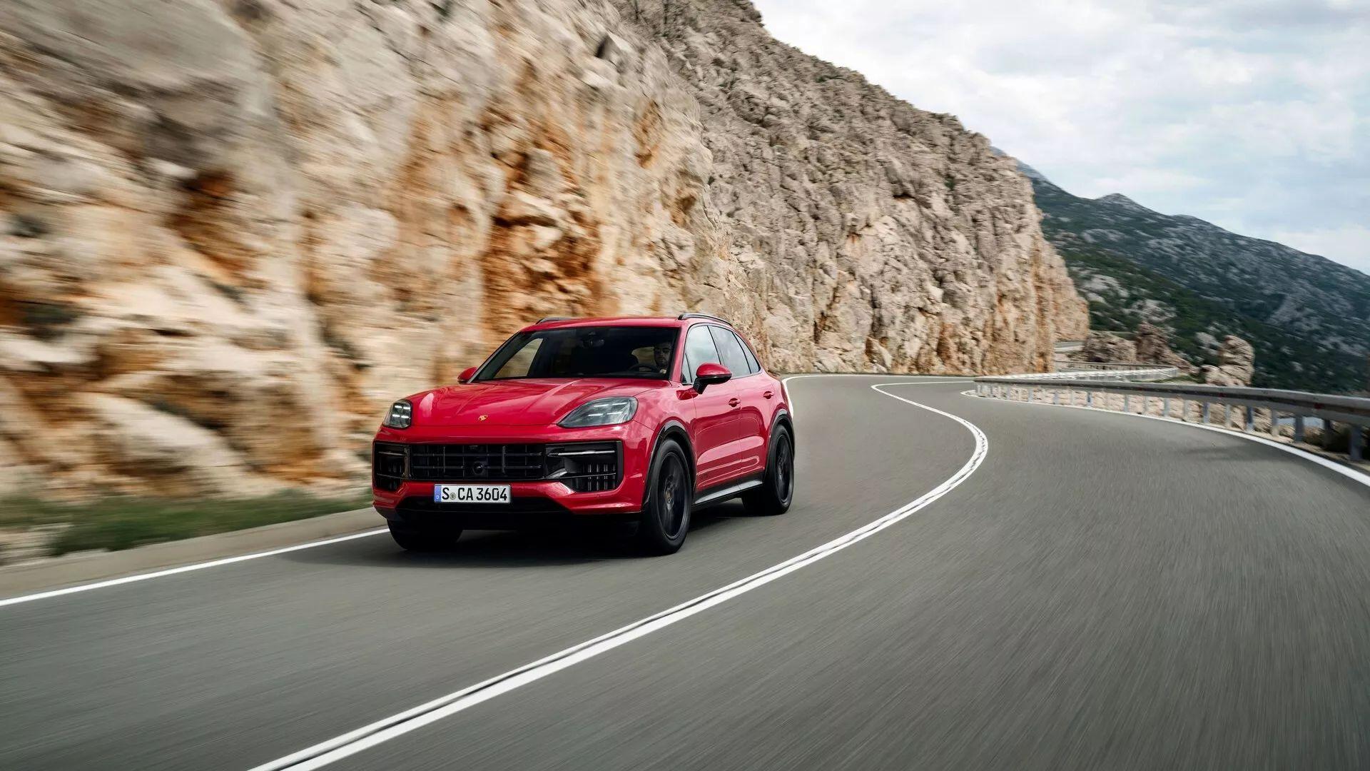 Porsche Cayenne 2025 ra mắt: Thêm trang bị tiêu chuẩn, tăng giá bán 464490