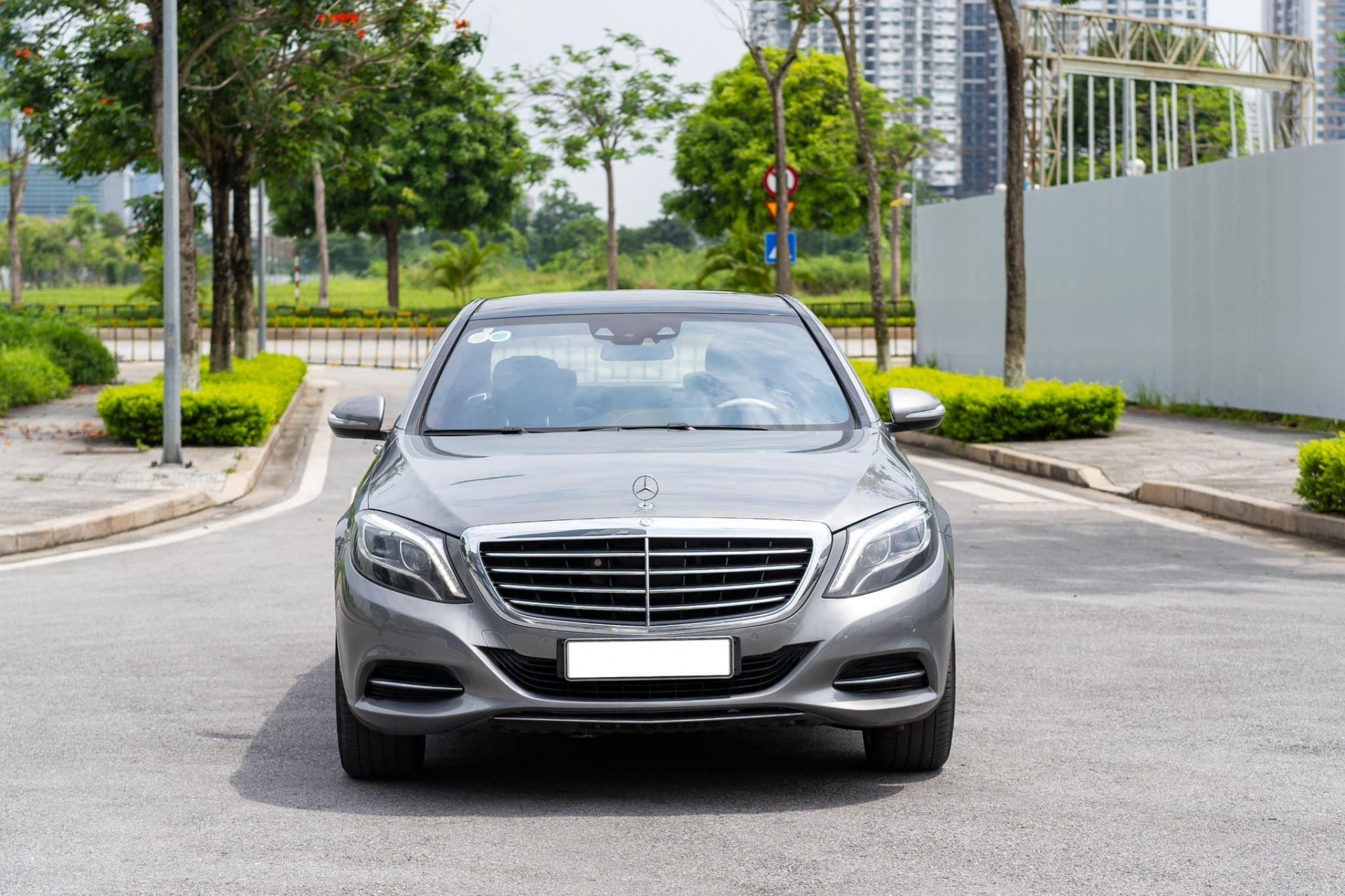 Lăn bánh 10 năm, xe sang Mercedes-Benz S500L rao bán ‘lỗ’ hàng tỷ đồng 467290