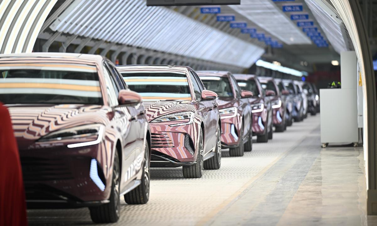 Reuters: Các hãng xe châu Âu cần thời gian chứ không phải thuế quan để đánh bại ô tô Trung Quốc 469659