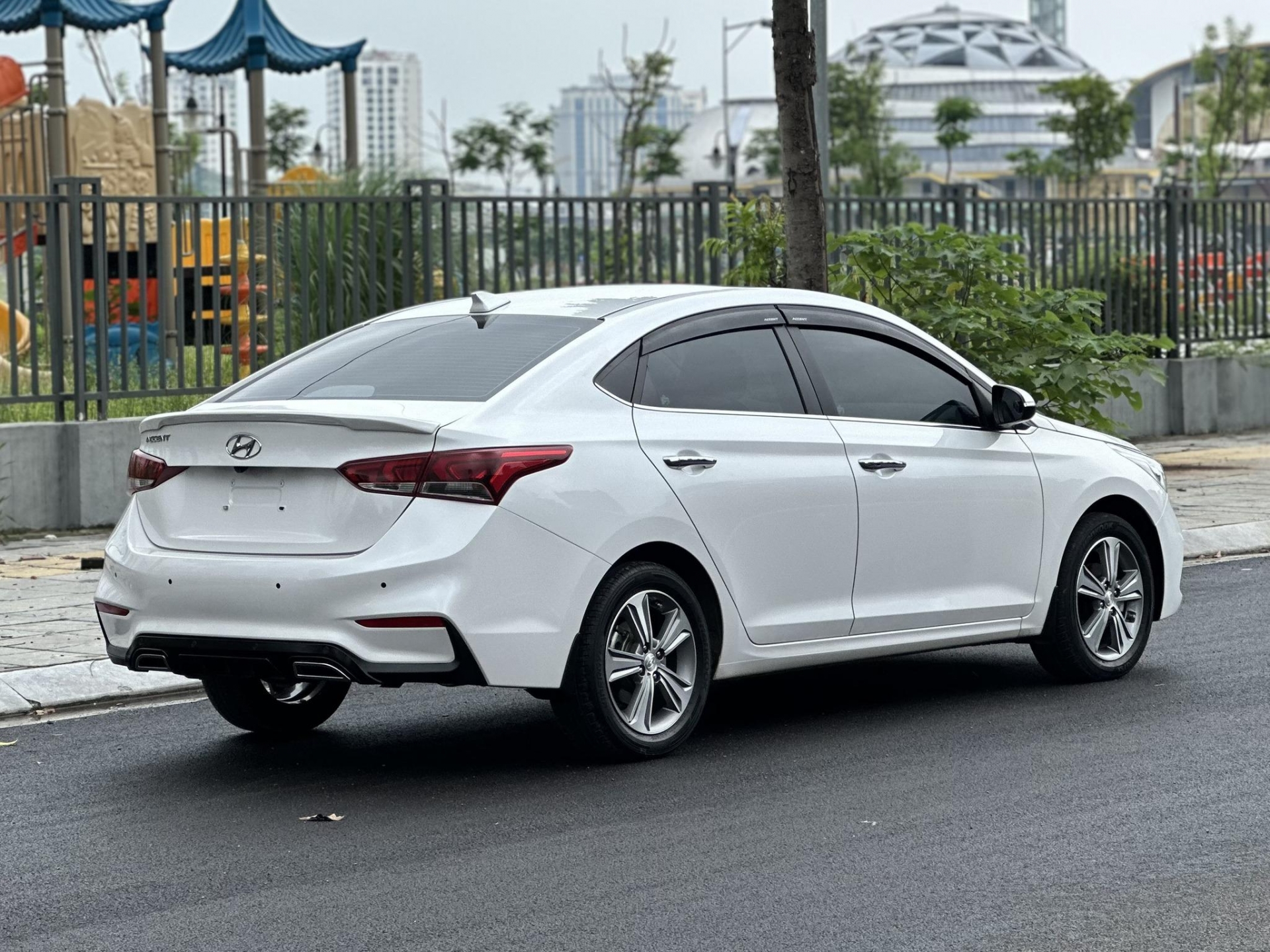 Ngỡ ngàng giá bán của Hyundai Accent 2020 sau 4 năm lăn bánh tại Việt Nam 469683