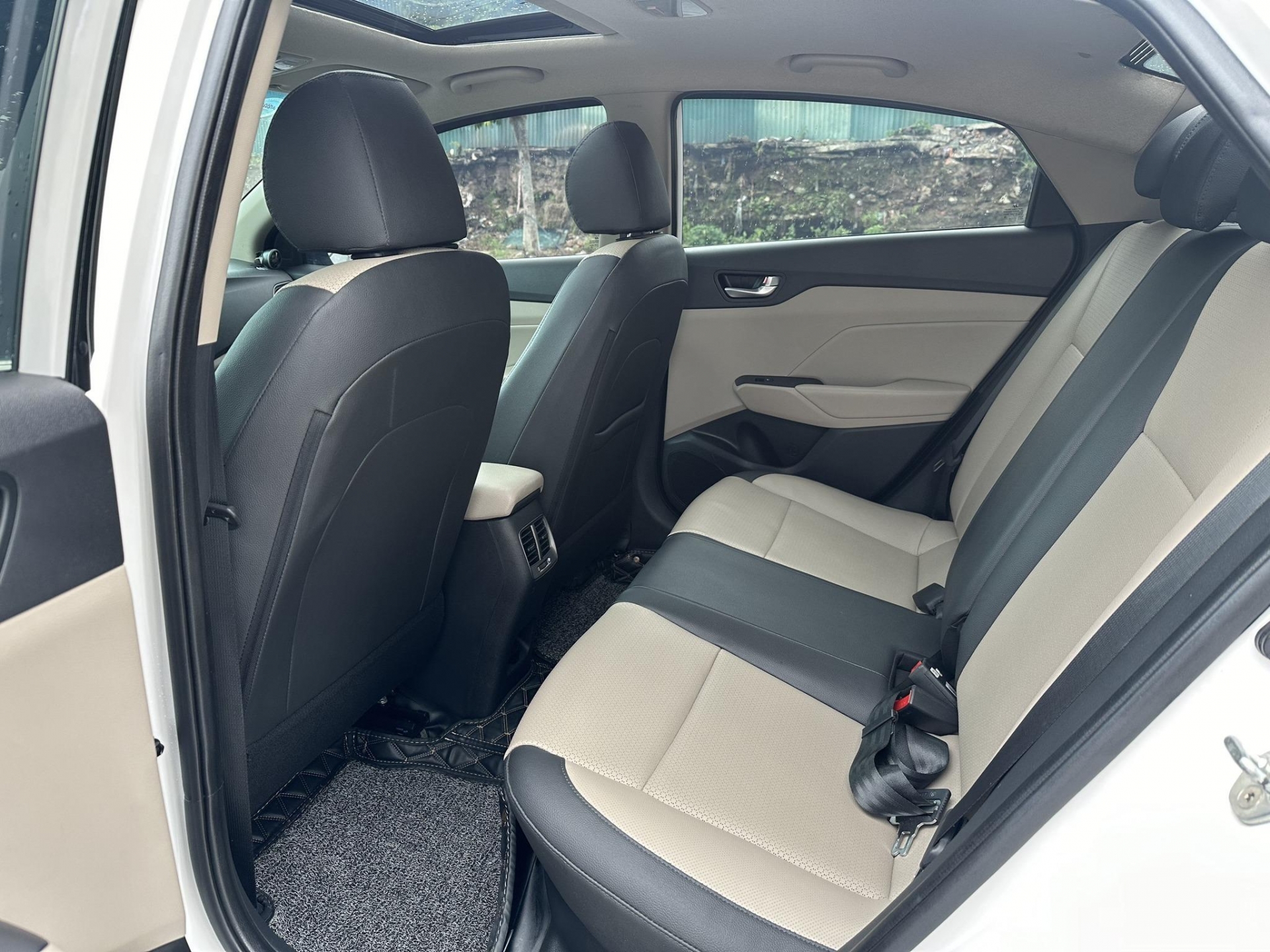 Ngỡ ngàng giá bán của Hyundai Accent 2020 sau 4 năm lăn bánh tại Việt Nam 469685