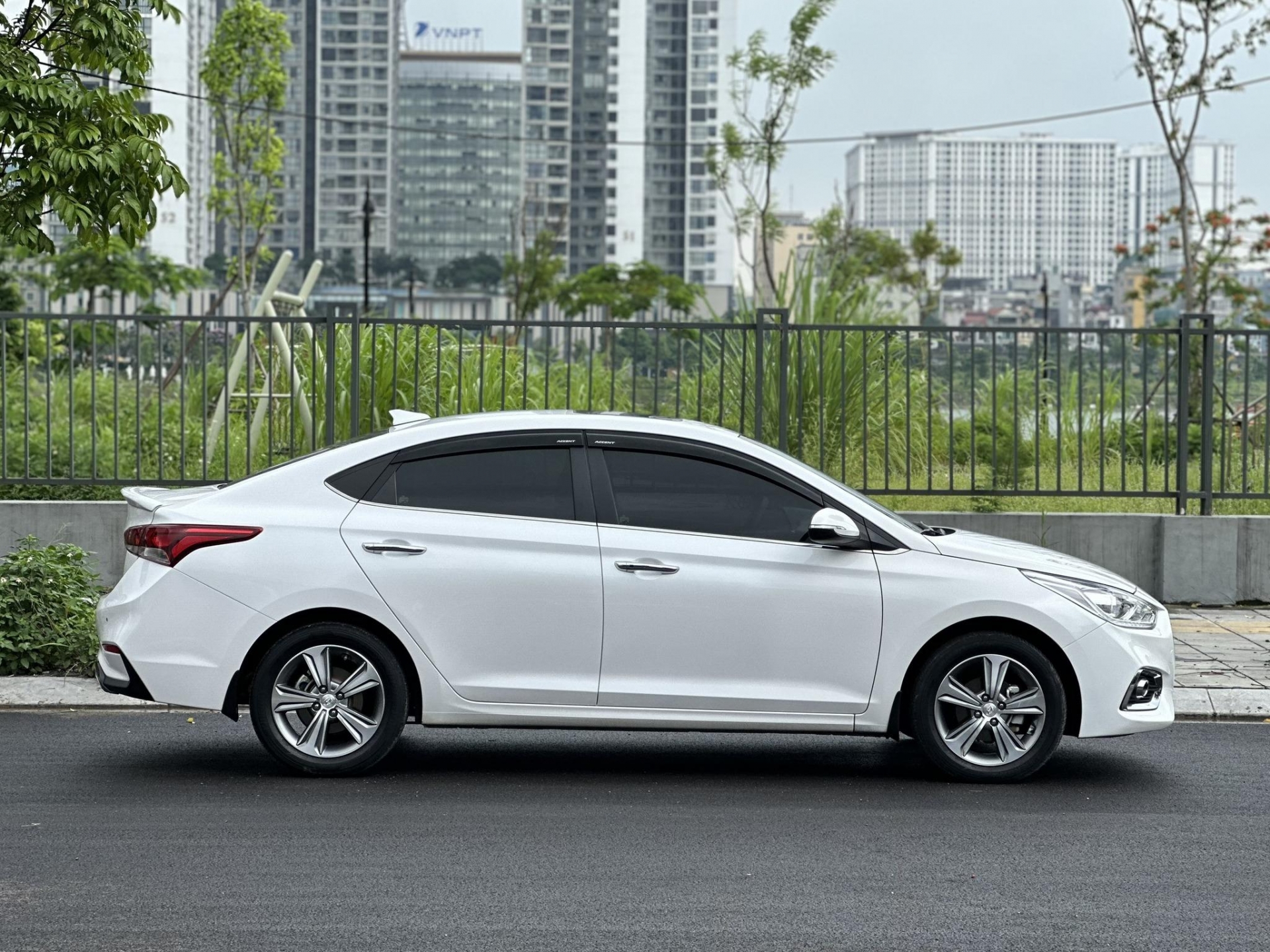Ngỡ ngàng giá bán của Hyundai Accent 2020 sau 4 năm lăn bánh tại Việt Nam 469688