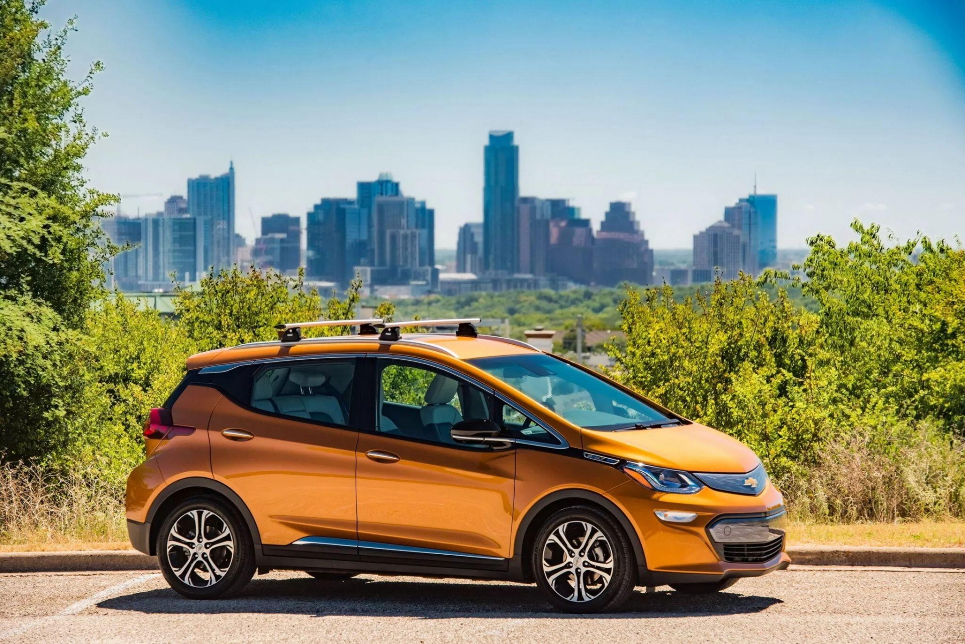 2017-Chevrolet-Bolt-2048x1368_result