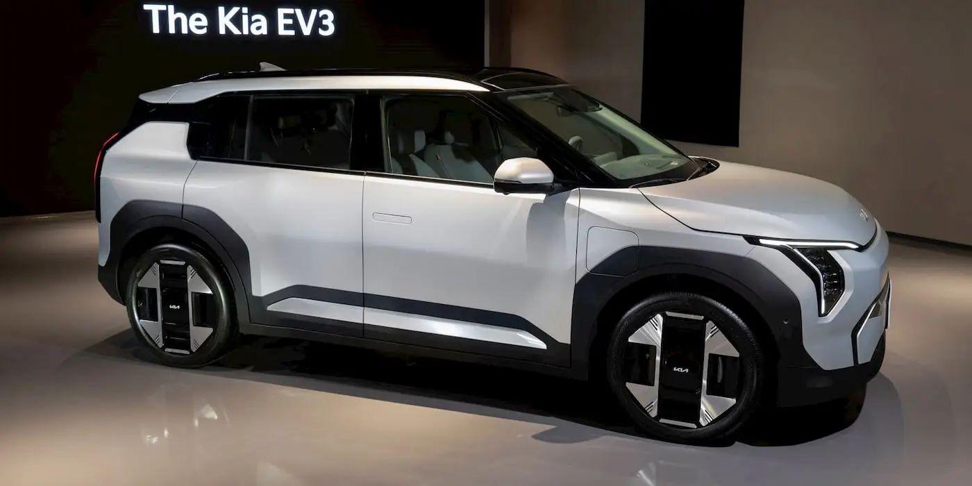 Kia EV3 - SUV điện ngang cỡ VinFast VF 6 chốt giá quy đổi từ 780 triệu đồng 475991