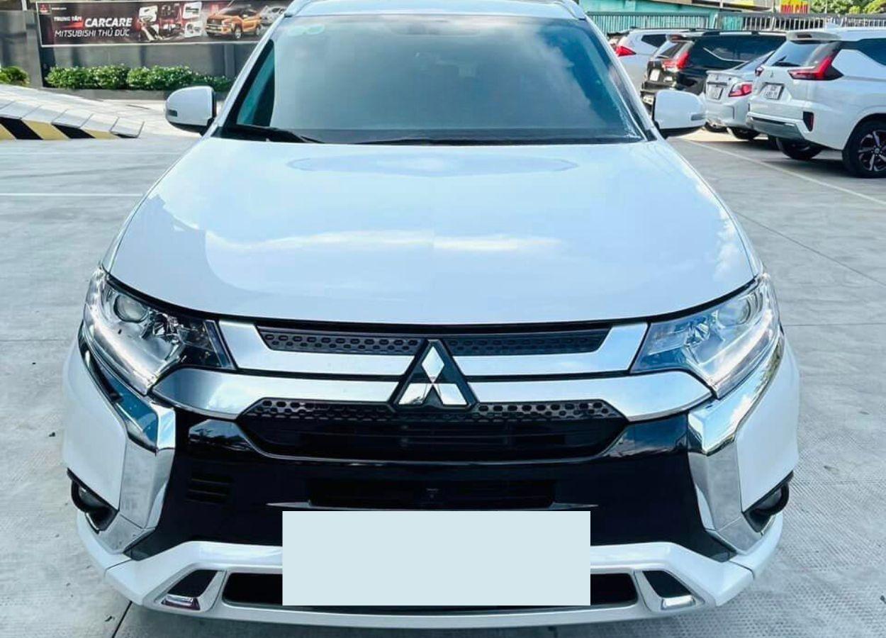 Lăn bánh ‘siêu lướt’ gần 5.000 km, Mitsubishi Outlander 2023 chào bán với giá khó tin 485084