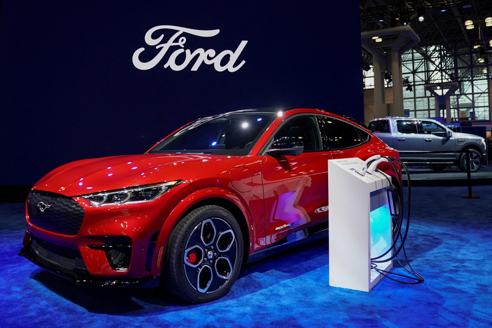 CEO Ford: Xe điện sẽ là ‘bước nhảy vọt’ của ngành ô tô 491195