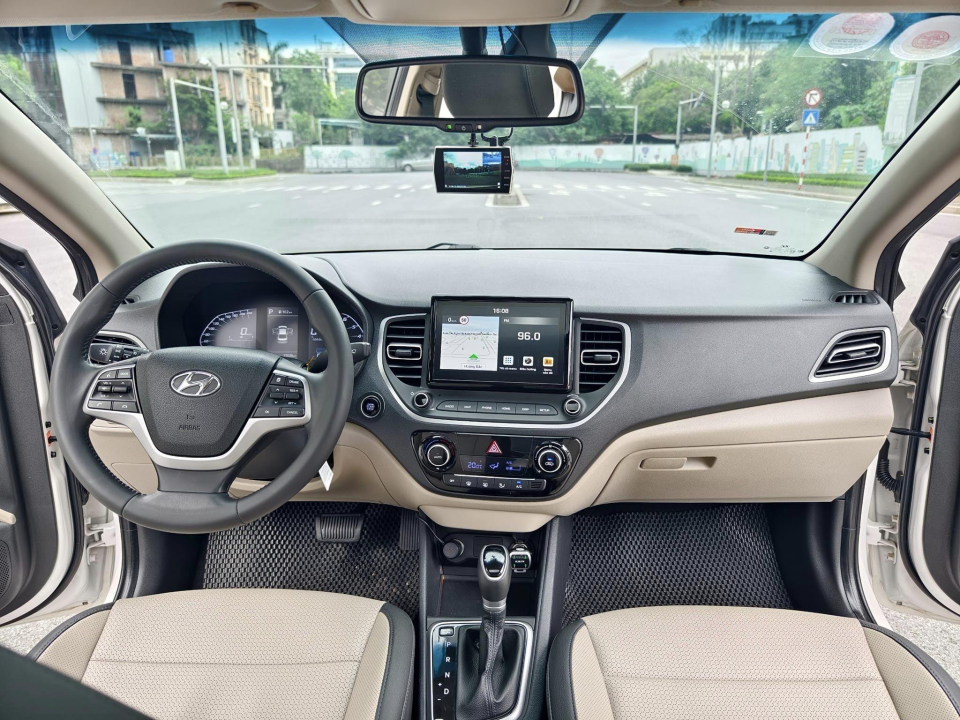 Hyundai Accent 2023 chạy ‘lướt’ 1 năm rao bán với giá khó tin  491649