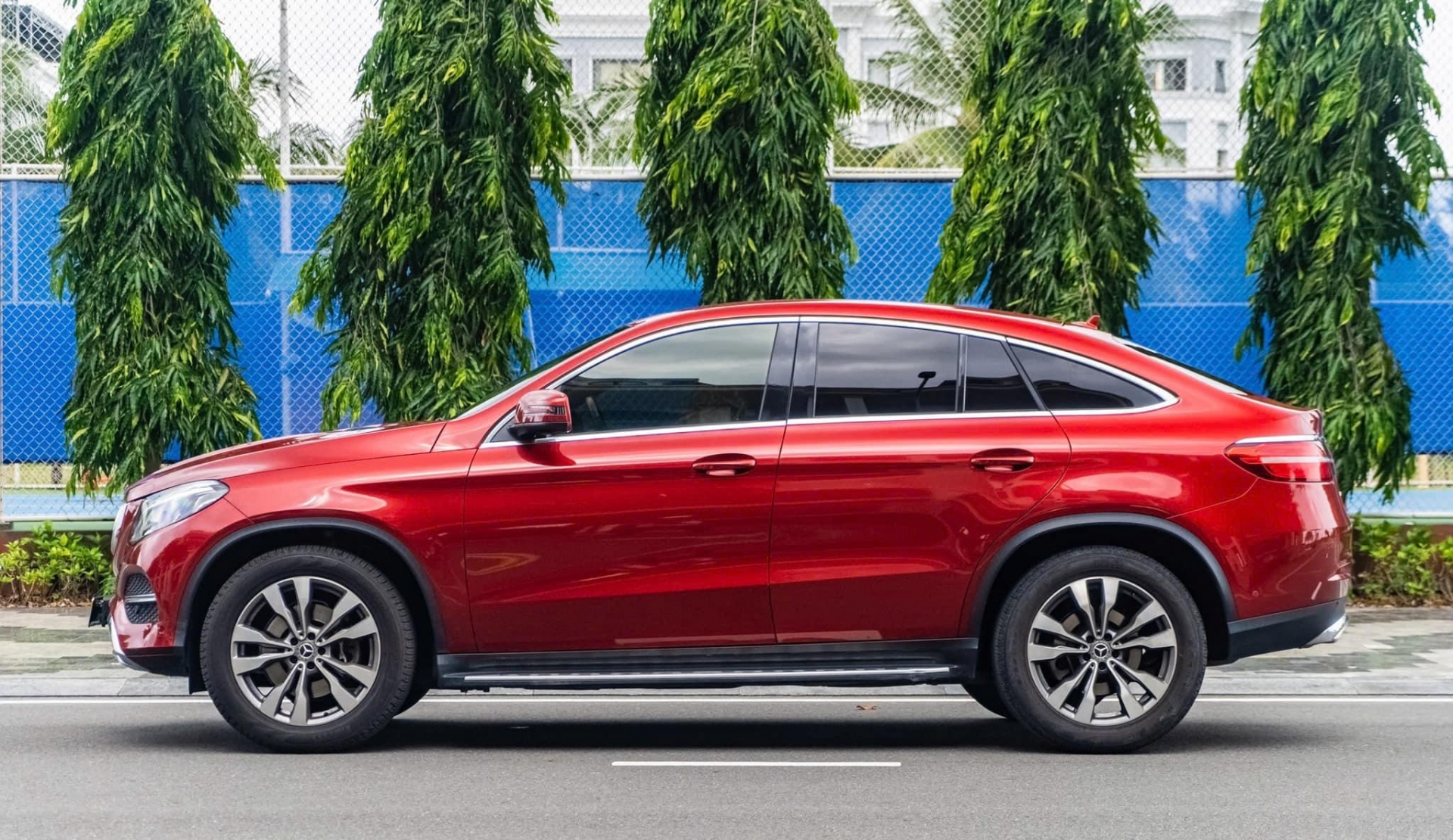 Mercedes-Benz GLE 400 Coupe 2019 lên sàn xe cũ với giá ngỡ ngàng sau 5 năm lăn bánh 530298