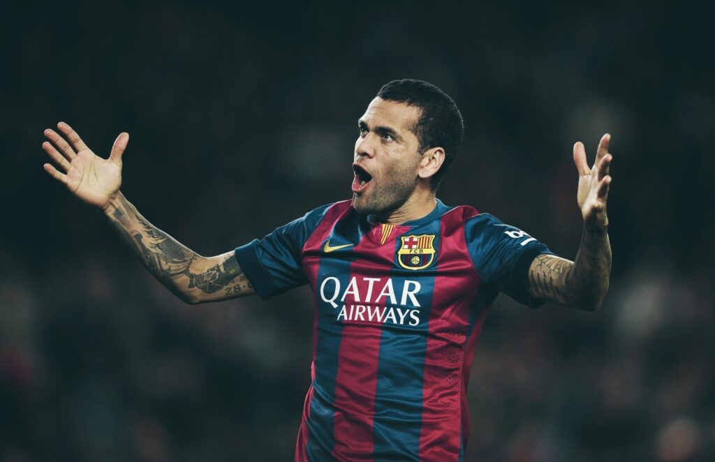 Sự nghiệp huy hoàng của Dani Alves tại Barca