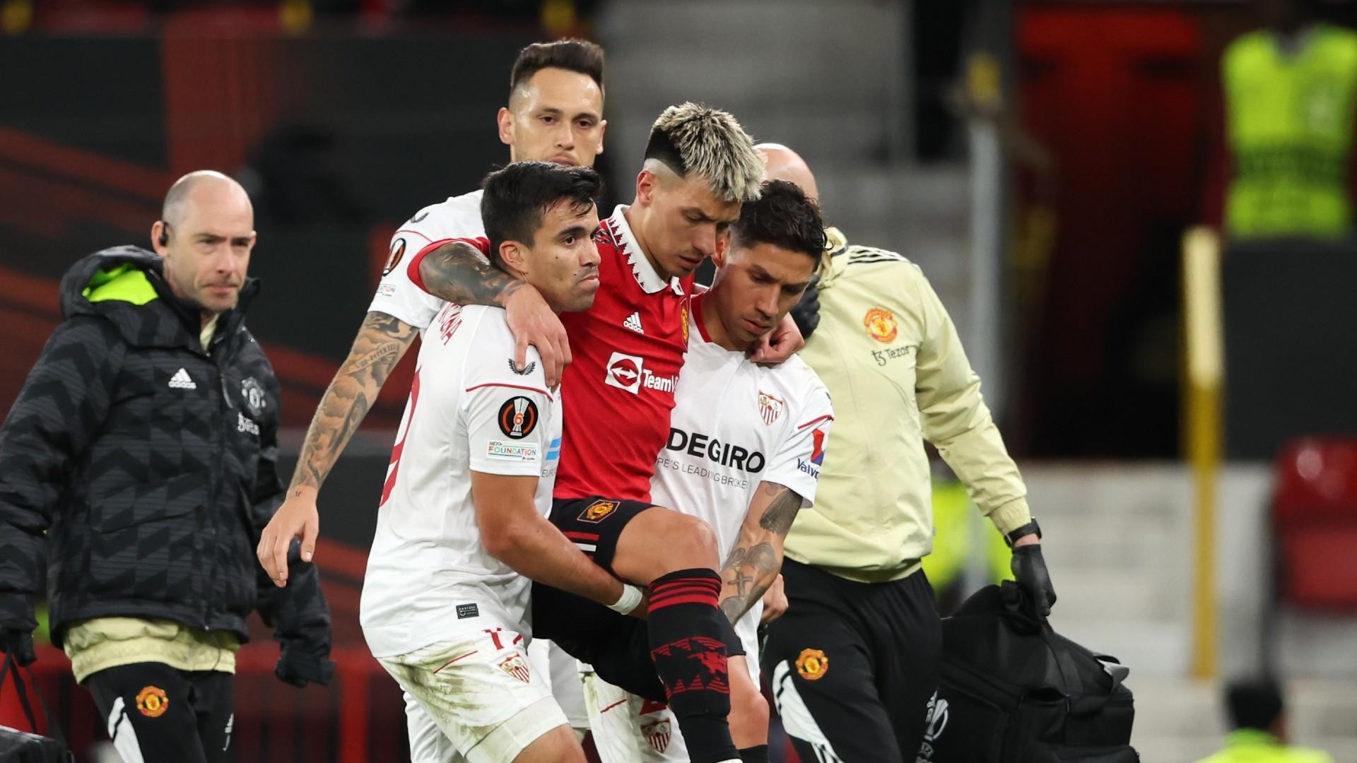 lisandro-martinez-man-united-injured-vs-sevila-041323-1681723116.jpg