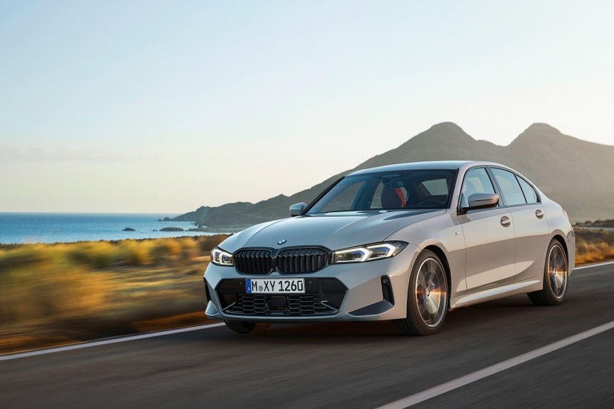 2023_BMW_3_Series_05