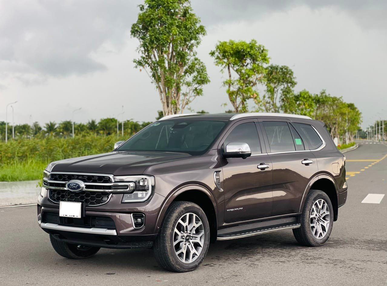 Hết thời “bia kèm lạc”, Ford Everest “lướt” rao bán lại với mức giá khó tin