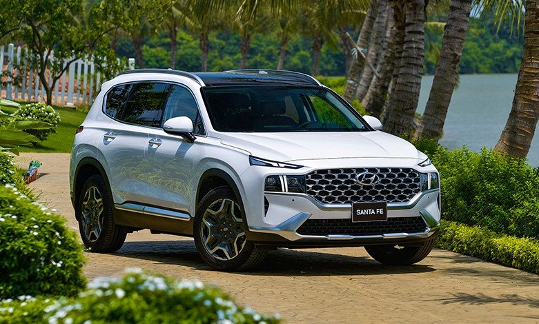 Hyundai Santa Fe hưởng ưu đãi trước bạ vẫn 