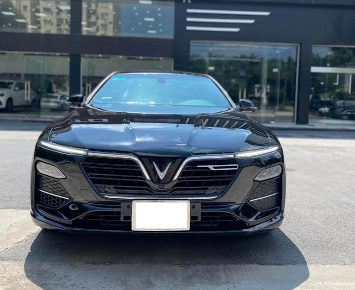 Sau 2 năm lăn bánh, Vinfast Lux A2.0 rao bán lại với mức giá ngỡ ngàng 324478
