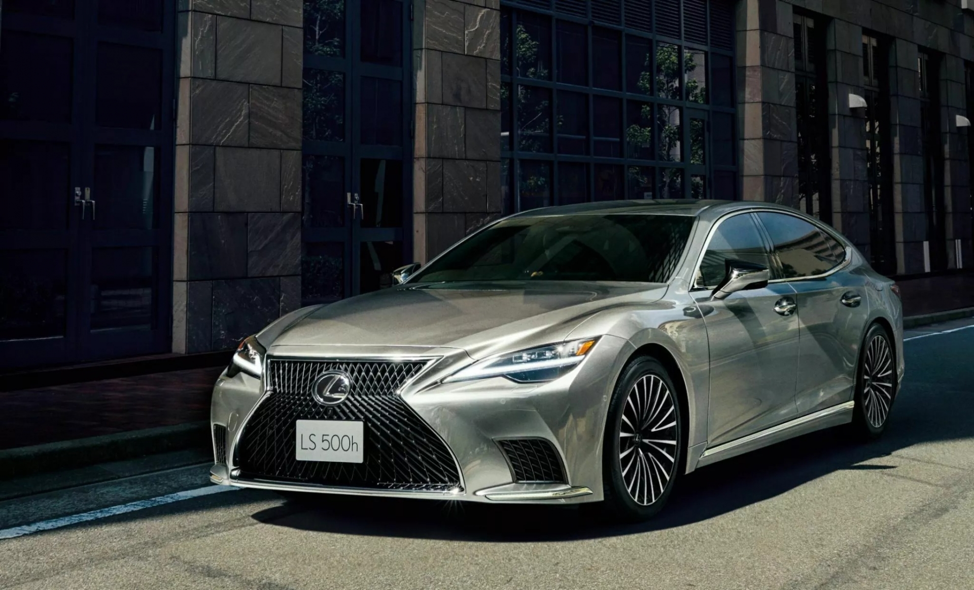 2024-lexus-ls-japan-1-2048x1241