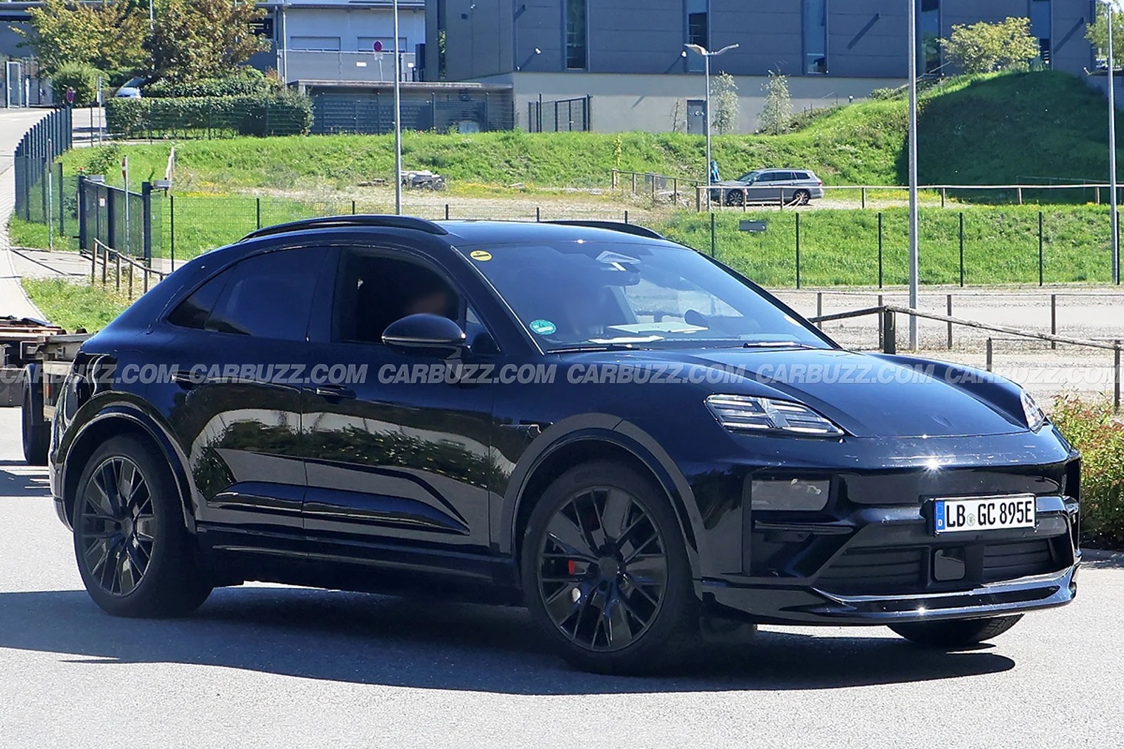 Porsche Macan EV 3