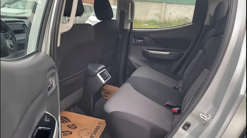 mitsubishi-triton-mt-2023-11-c28