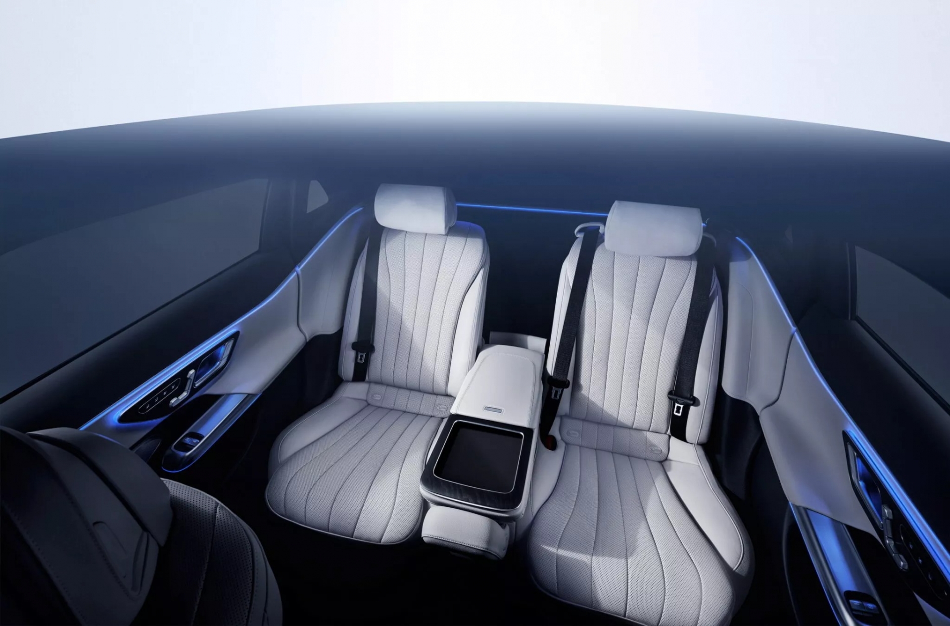 2024-mercedes-benz-e-class-amg-l