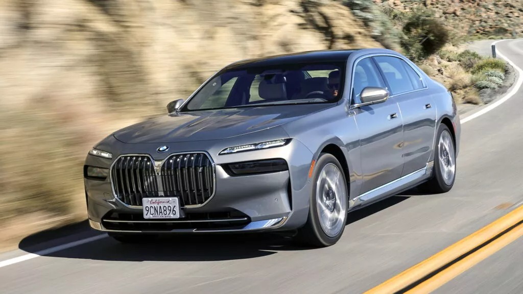 2023-BMW-i7-1024x576