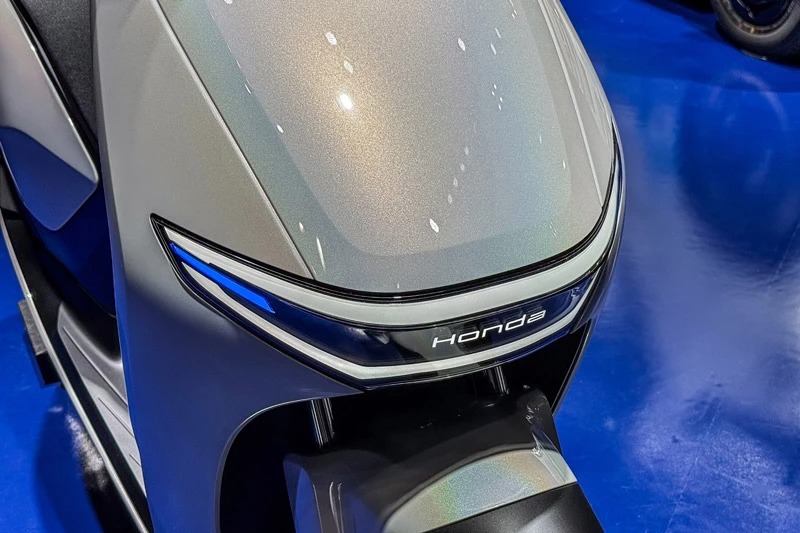 Honda giới thiệu mẫu xe máy điện mới với thiết kế sang không kém Honda SH 347298