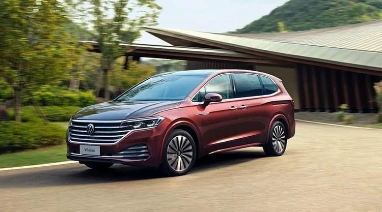 Volkswagen tiếp tục giảm giá hàng loạt mẫu xe, khách hàng có thể tiết kiệm đến 400 triệu đồng 368491