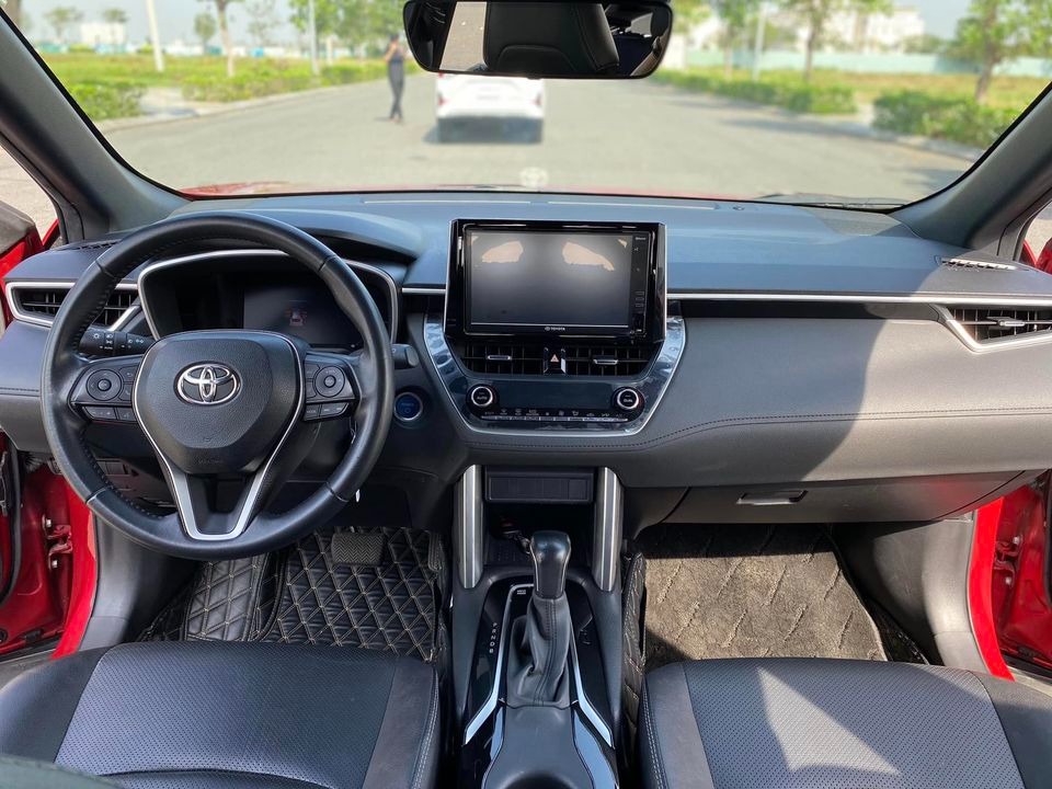 Ngỡ ngàng giá chào bán của Toyota Corolla Cross Hybrid cũ sau 3 năm lăn bánh 368966