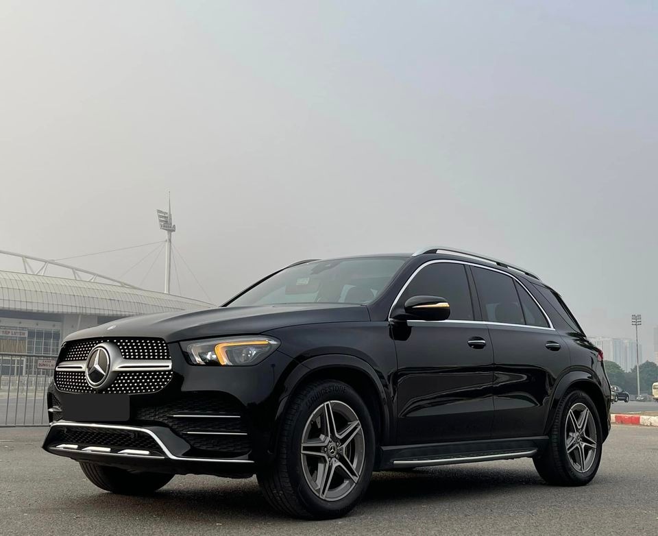 Sau 4 năm lăn bánh, Mercedes GLE 450 4MATIC cũ bán lại với mức giá khó tin 370287