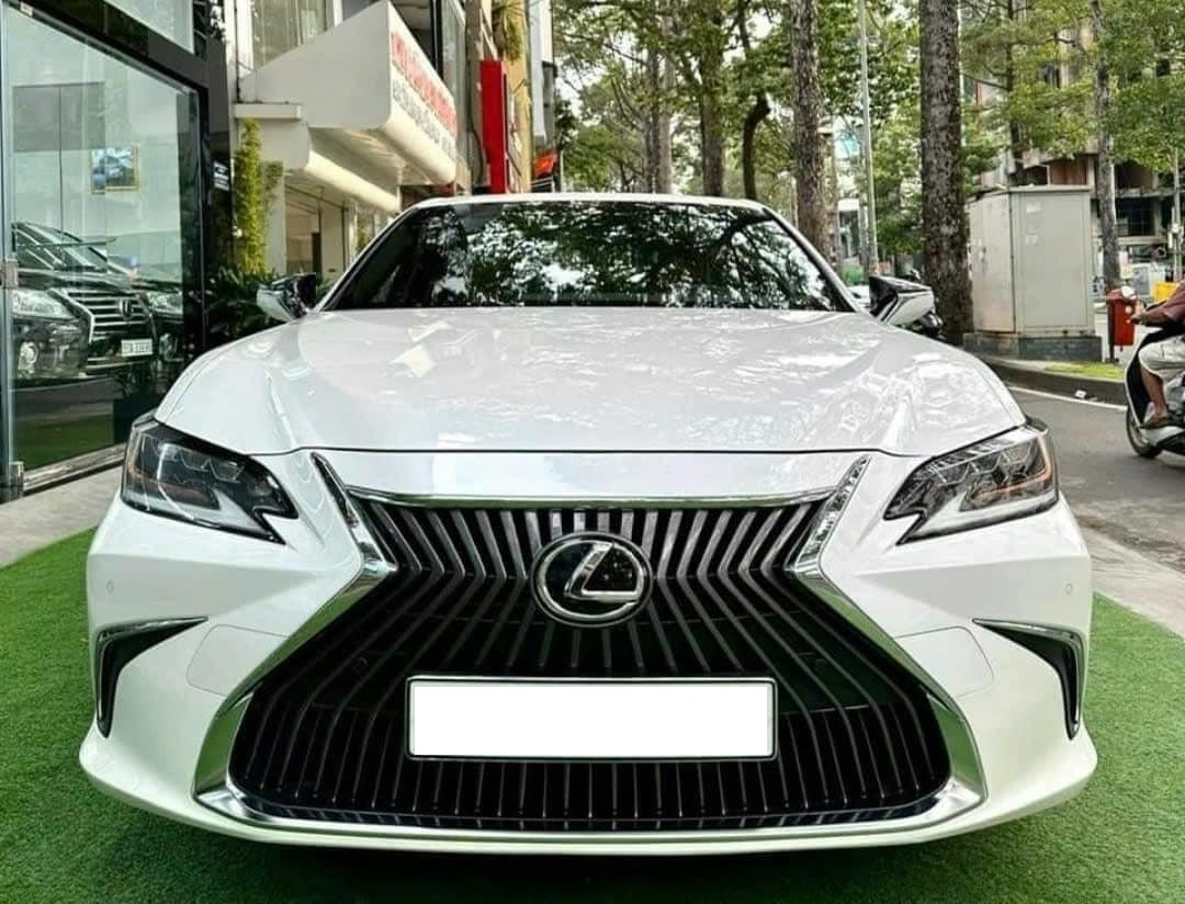 Sau 5 năm lăn bánh, Lexus ES 250 'lướt' rớt giá ngỡ ngàng trên sàn xe cũ 404848